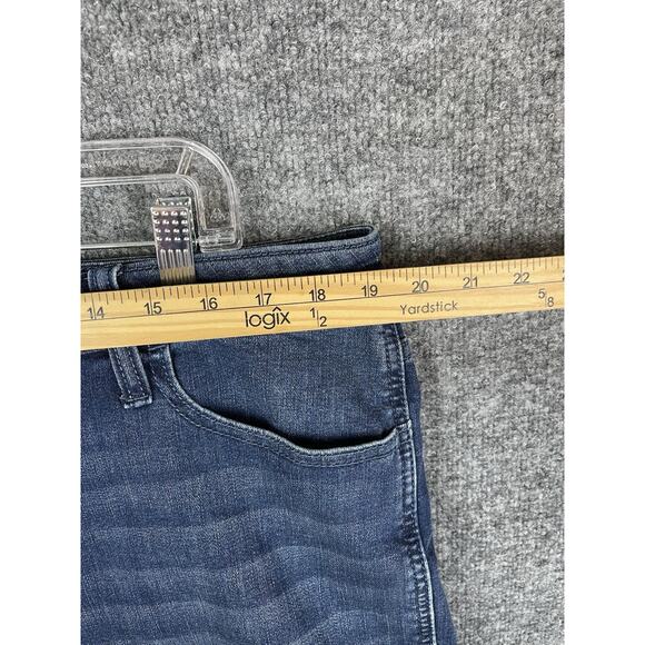 NWT Hollister 3” Curvy High Rise Jean Denim Shorts 21 / 20 W35 - Picture 3 of 11